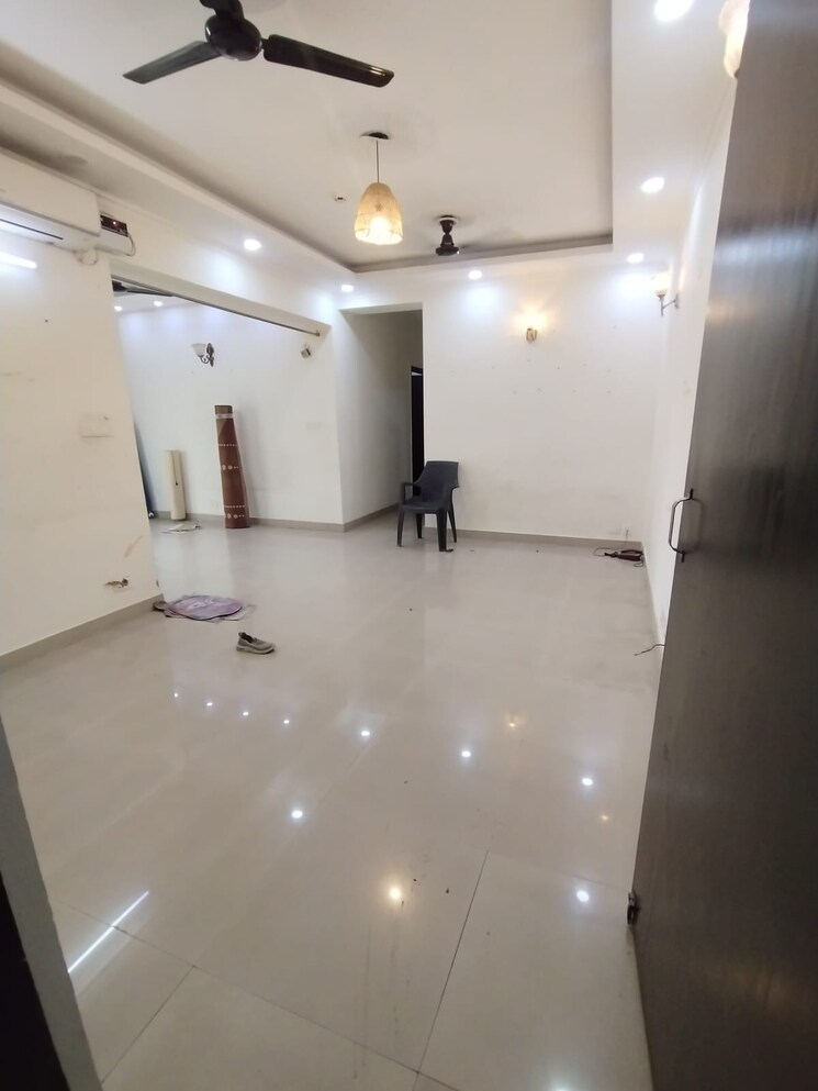 Master Bedroom, supertech-cape-town 3.5 Bedroom 1945 Sq.Ft. Apartment In Sector 74 Noida 8898090