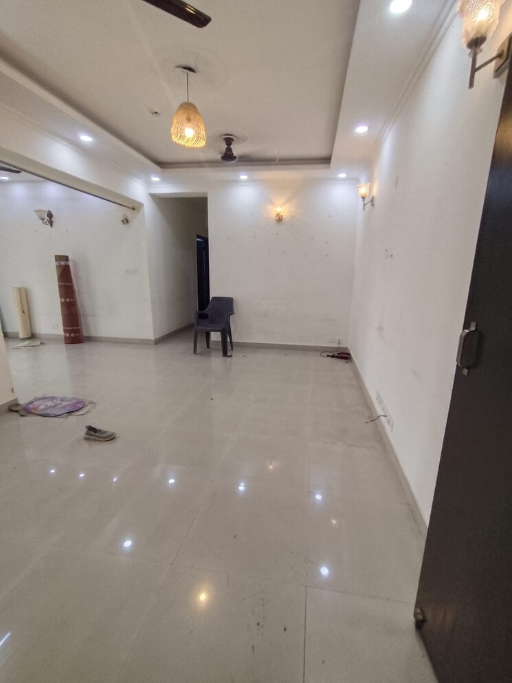 Bathroom, supertech-cape-town 3.5 Bedroom 1945 Sq.Ft. Apartment In Sector 74 Noida 8898090