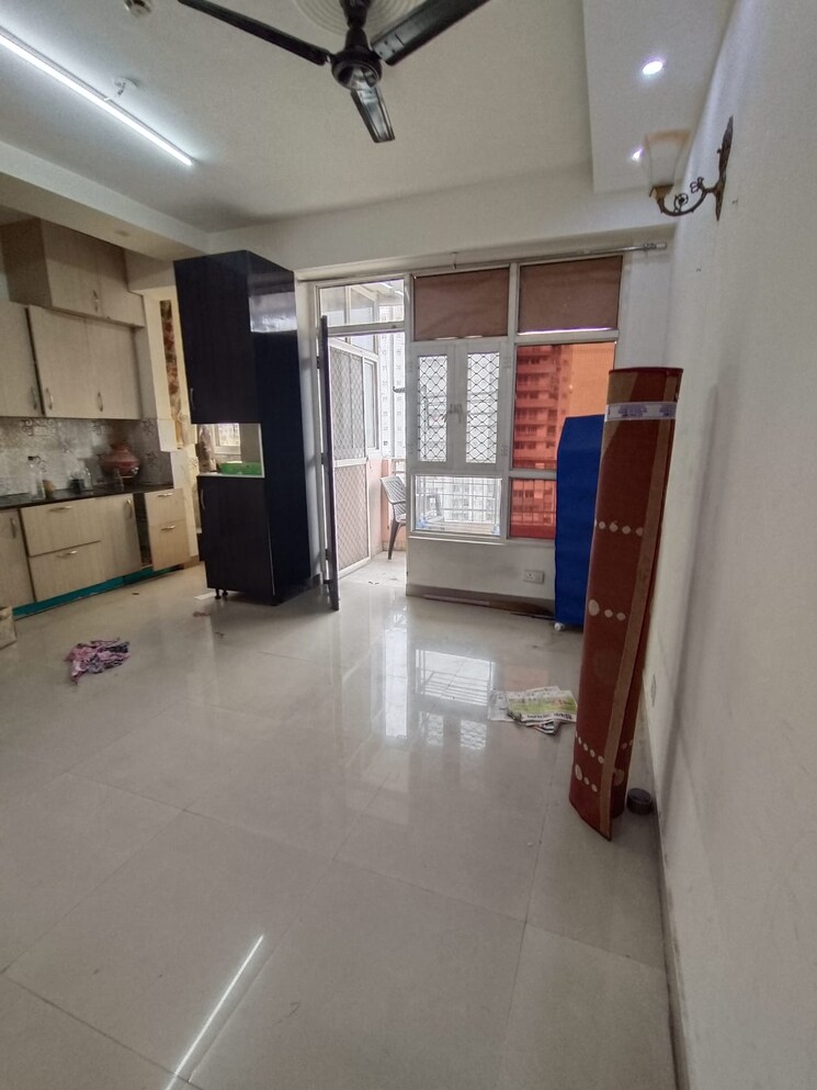 Living Room, supertech-cape-town 3.5 Bedroom 1945 Sq.Ft. Apartment In Sector 74 Noida 8898090