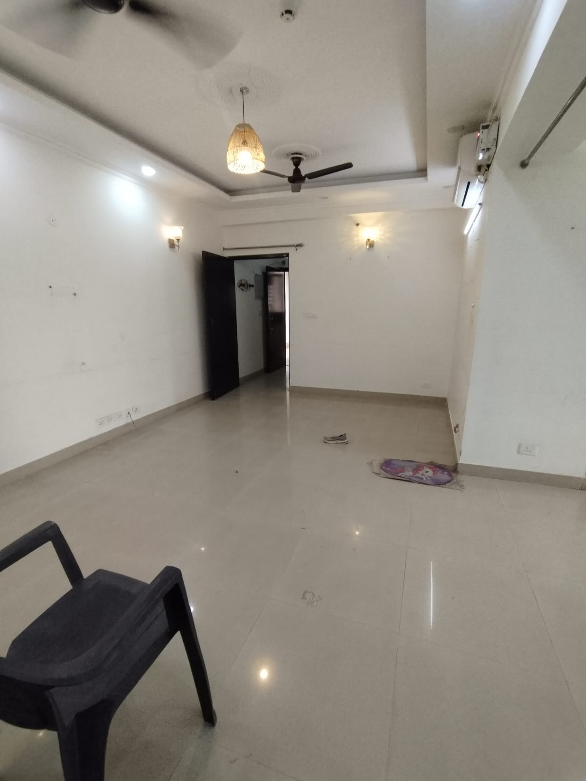 3.5 BHK + Servant Room Apartment For Rent in Supertech Cape Town