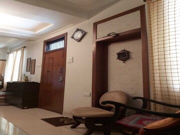 Living Room in 3 BHK Apartment at Dadar East – for Rent