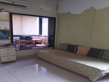 Bedroom in 3 BHK Apartment at Dadar East – for Rent