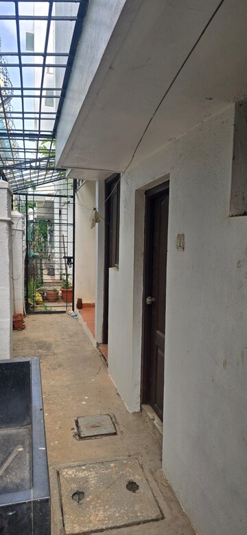 Building Lobby in 4 BHK Villa at Indaus Whitefield Boulevard, Seegehalli – for Rent