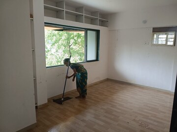 Room in 1 BHK Apartment at Osho Park, Naupada – for Rent
