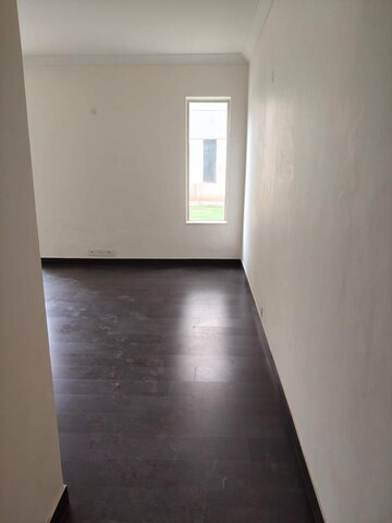 Room in 3 BHK Apartment at Ireo Victory Valley, Sector 67 – for Sale