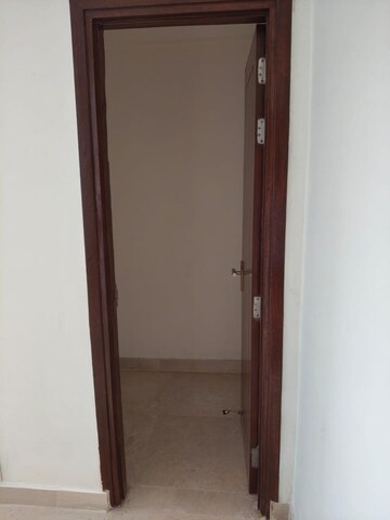 Room in 3 BHK Apartment at Ireo Victory Valley, Sector 67 – for Sale
