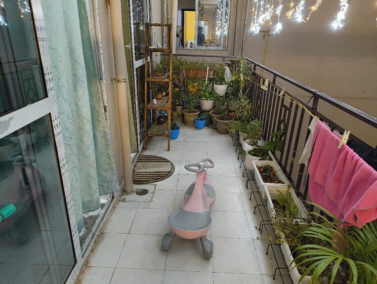 Balcony, shree-vardhman-mantra 2 Bedroom 800 Sq.Ft. Apartment In Sector 67 Gurgaon 8898242