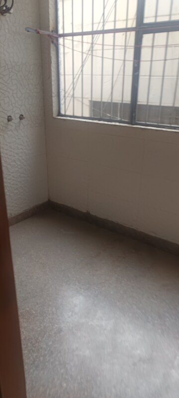 Room in 3 BHK Builder Floor at Rohini Sector 11 – for Rent