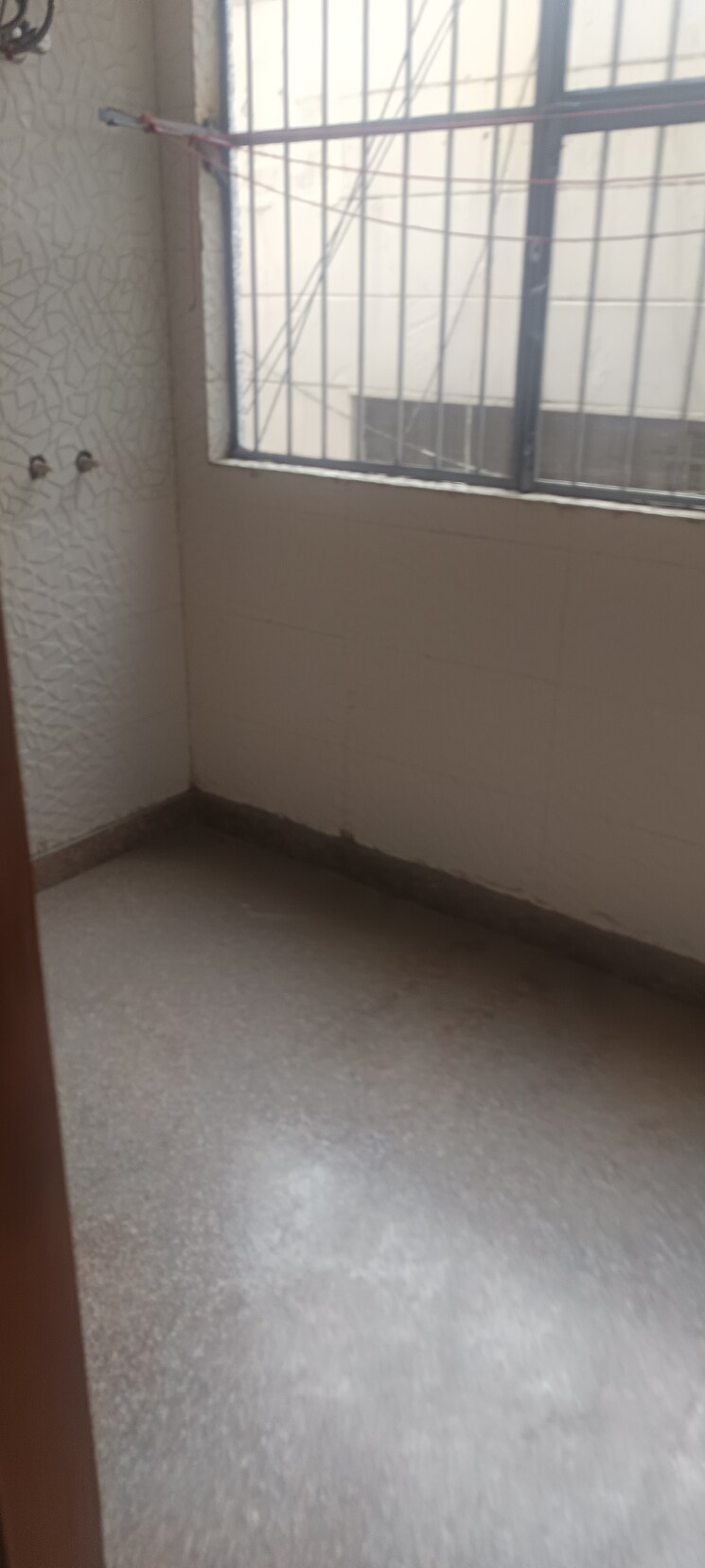 Room, rohini sector 11 3 Bedroom 1500 Sq.Ft. Builder Floor In Rohini Sector 11 Delhi 8898254