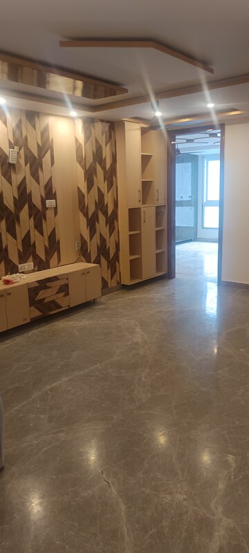 Room in 3 BHK Builder Floor at Rohini Sector 11 – for Rent