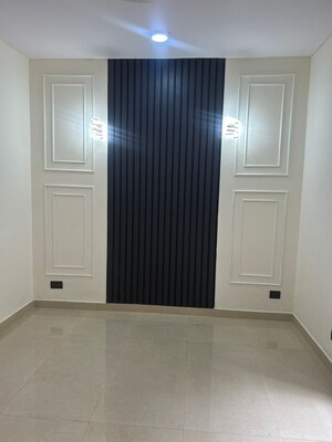 Room in 3 BHK Apartment at Unitech Fresco, Sector 50 – for Sale