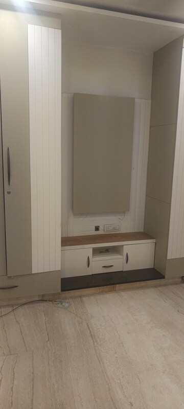 Bathroom in 3 BHK Builder Floor at Rohini Sector 11 – for Rent
