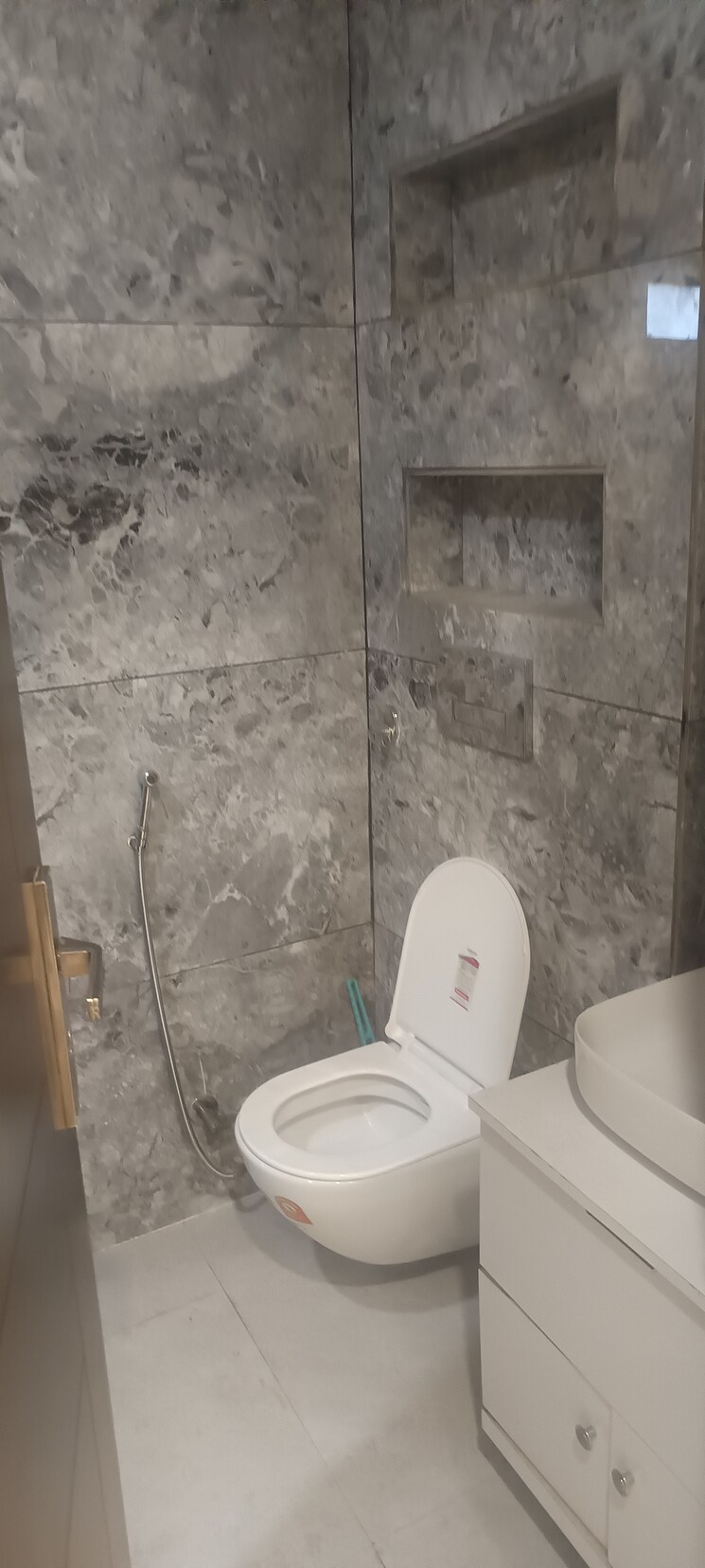 Bathroom, rohini sector 11 3 Bedroom 1500 Sq.Ft. Builder Floor In Rohini Sector 11 Delhi 8898316