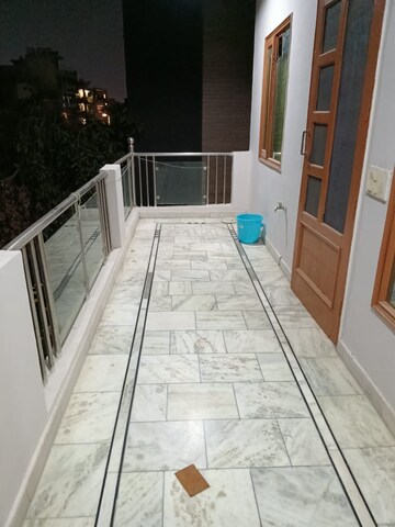 Balcony in 2 BHK Builder Floor at Sector 46 – for Rent