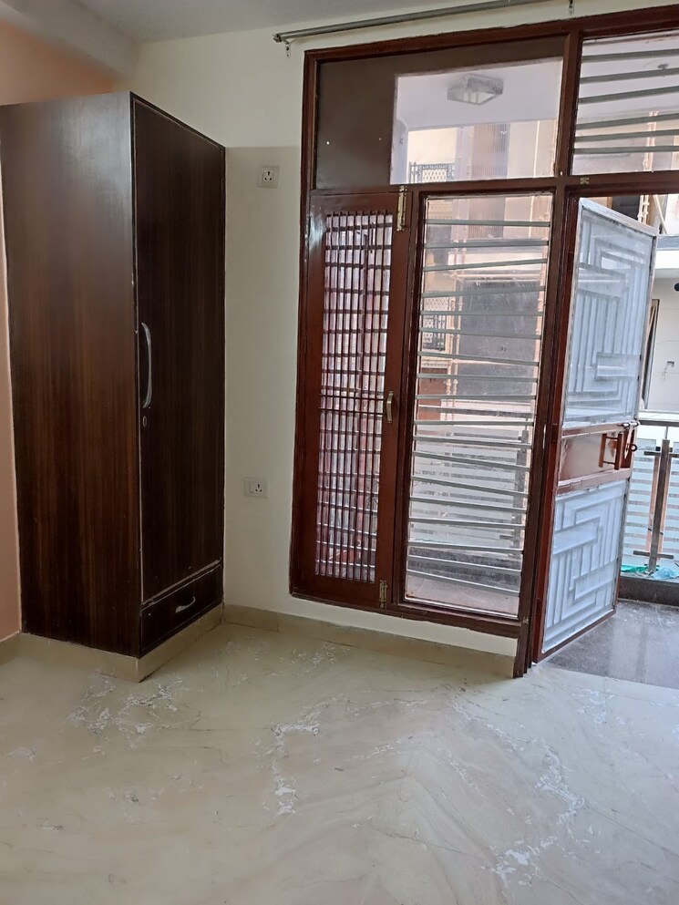 Room, vikas puri 2 Bedroom 800 Sq.Ft. Apartment In Vikas Puri Delhi 8898373