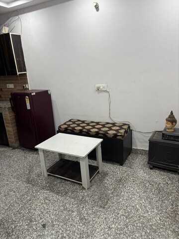 Living Room in 2 BHK Builder Floor at Sector 47 – for Rent