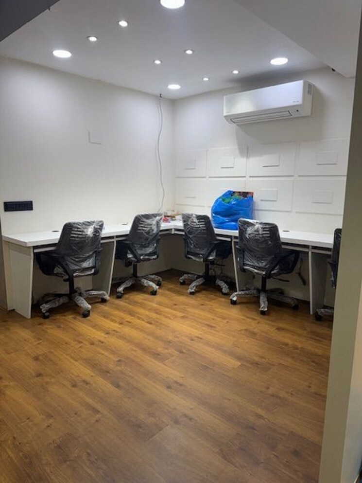 Team Area, shilp-epitome Commercial Office Space 1300 Sq.Ft. In Bodakdev Ahmedabad 8898411