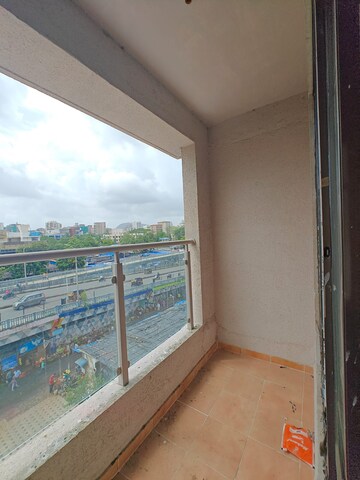 Room in 3 BHK Apartment at RNA Central Park, Chembur – for Rent