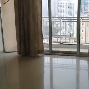 Room in 2 BHK Apartment at Ashok Towers, Parel – for Rent