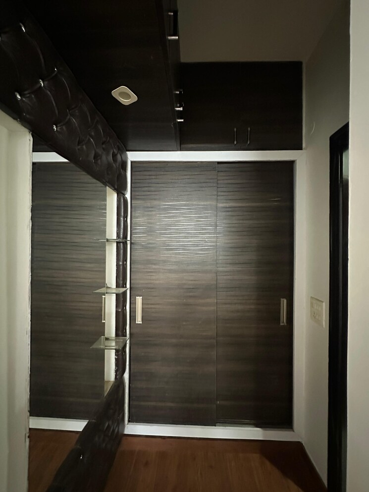 undefined, crown-plaza-mall 5 Bedroom 500 Sq.Yd. Builder Floor In Sector 15a Faridabad 8898474