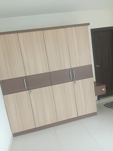 Room in 3 BHK Apartment at Shaikpet – for Rent
