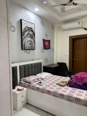 Bedroom in 6+ BHK Independent House at Smart Lane, Niti Khand – for Sale