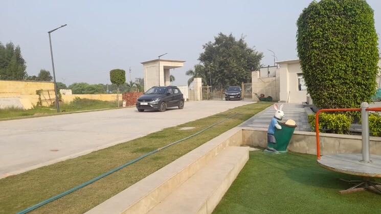 Parking, fidato-honour-homes  135 Sq.Yd. Plot In Sector 89 Faridabad 8898512