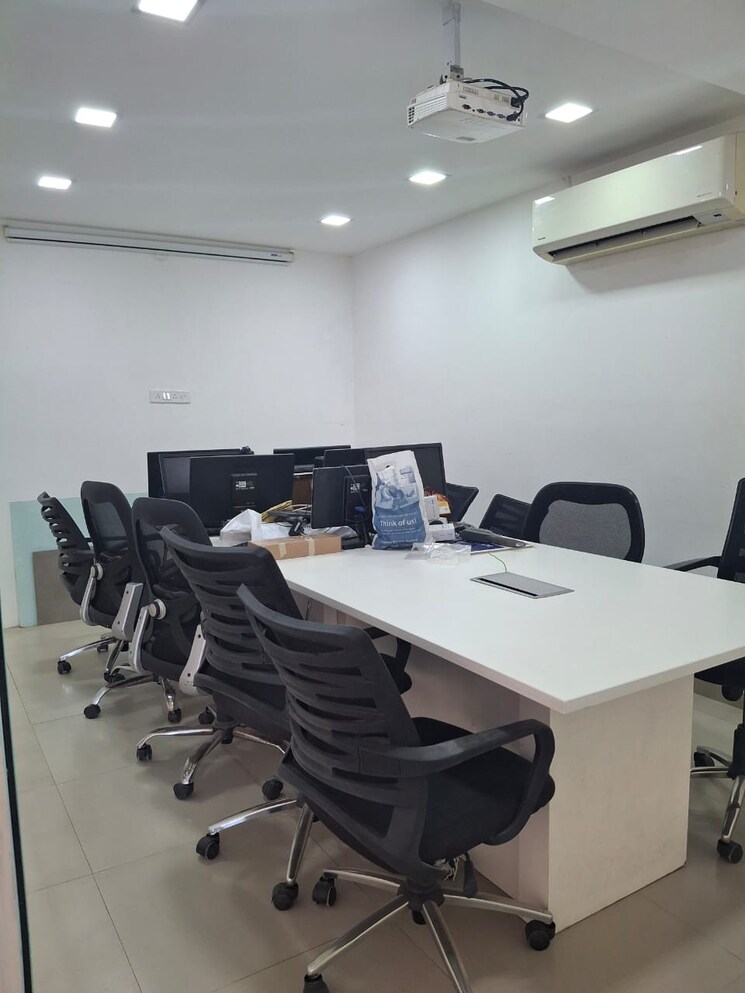 Team Area, shivalik-shilp Commercial Office Space 961 Sq.Ft. In Sanidhya Ahmedabad 8898442