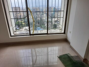Room in 3 BHK Apartment at Swami Tower, Chembur – for Rent