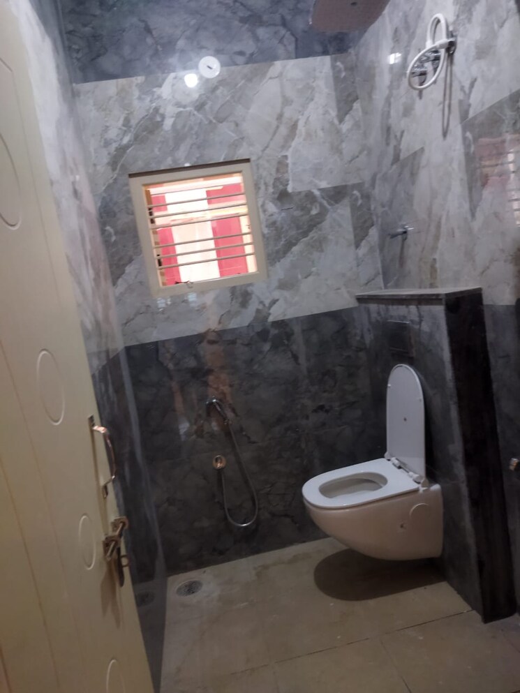 Bathroom, manju-nilaya 6 Bedroom 3000 Sq.Ft. Builder Floor In Abbigere Bangalore 8898694