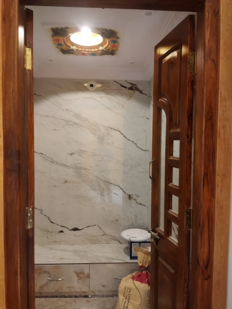 Room, manju-nilaya 6 Bedroom 3000 Sq.Ft. Builder Floor In Abbigere Bangalore 8898694