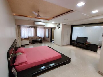 Bedroom in 6 BHK Villa at Mittal Ruia Park, Juhu – for Sale