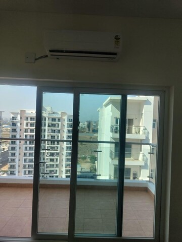 Room in 2.5 BHK Apartment at Shree Vardhman Victoria, Sector 70 – for Rent