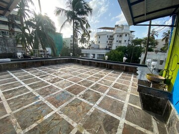 Balcony in 6 BHK Villa at Emgee Janki Kutir, Juhu – for Sale