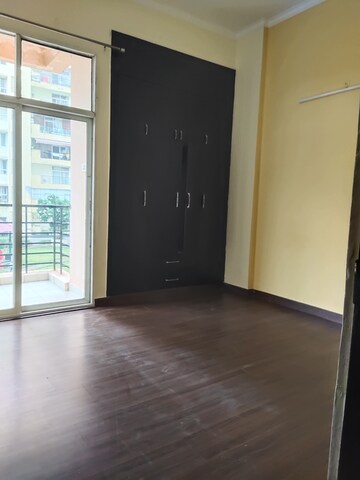 Furnished Amenities in 3 BHK Apartment at Assotech Windsor Court, Sector 78 – for Rent