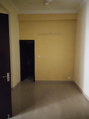 Furnished Amenities in 3 BHK Apartment at Assotech Windsor Court, Sector 78 – for Rent