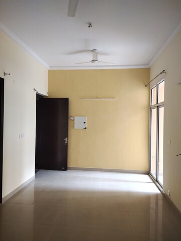 Furnished Amenities in 3 BHK Apartment at Assotech Windsor Court, Sector 78 – for Rent