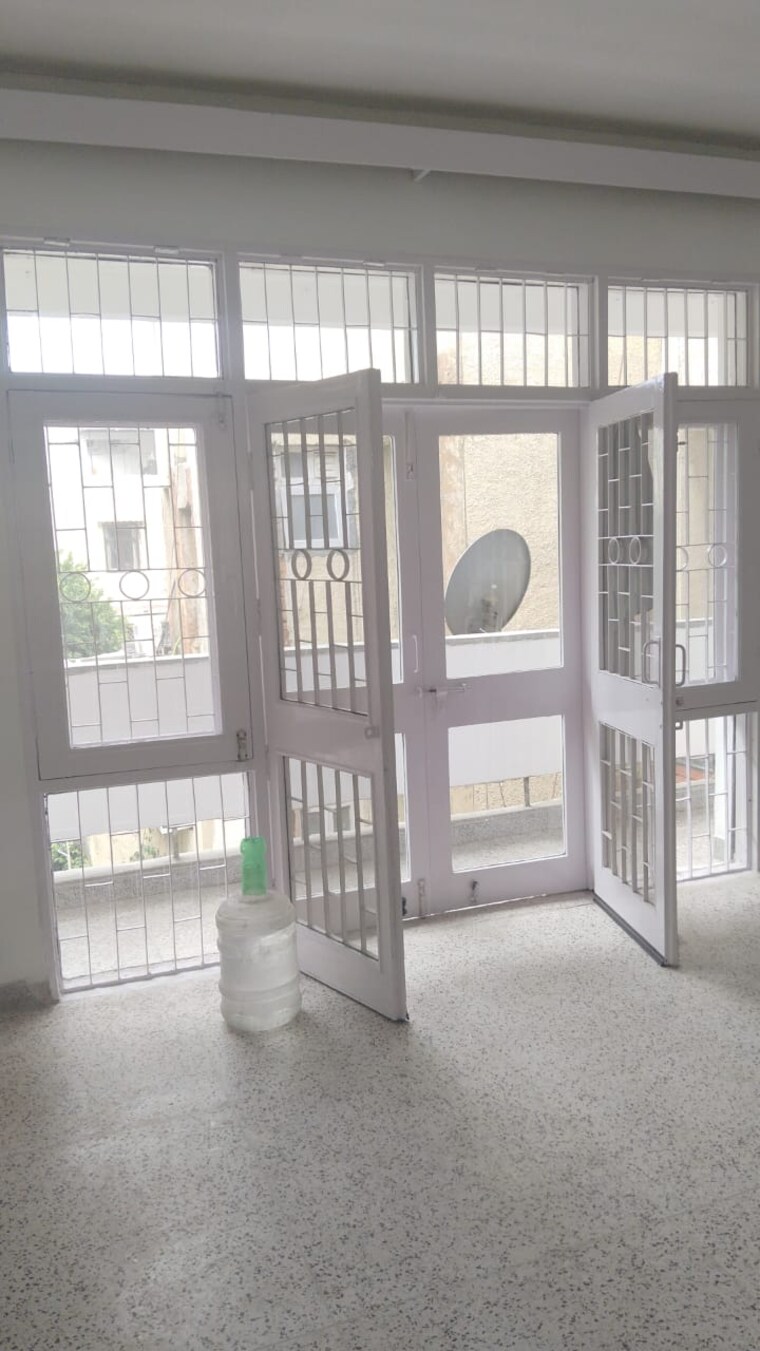 Room, arun-vihar 3 Bedroom 1750 Sq.Ft. Apartment In Sector 29 Noida 8898711