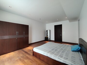 Bedroom in 4 BHK Villa at Prestige Golfshire, Nandi Hills – for Rent