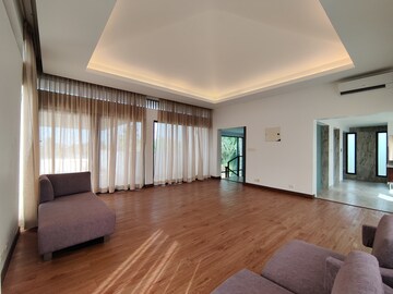 Room in 4 BHK Villa at Prestige Golfshire, Nandi Hills – for Rent