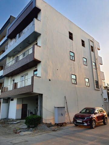 3 BHK Builder Floor For Rent in Sector 84