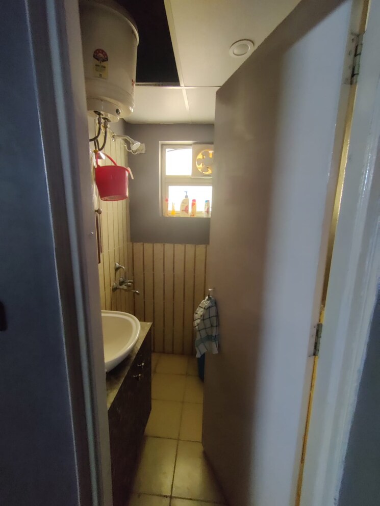 Bathroom, hcbs-sports-ville 1 Bedroom 478 Sq.Ft. Apartment In Sohna Sector 35 Gurgaon 8898787