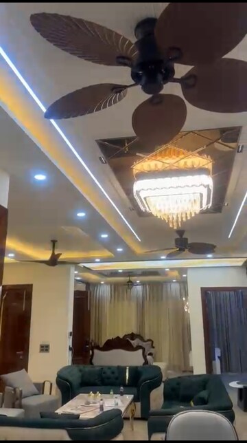  4 BHK Apartment at Uchdpl Veridia Oakwood Enclave, Wave City – for Rent