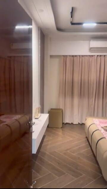 Bedroom in 4 BHK Apartment at Uchdpl Veridia Oakwood Enclave, Wave City – for Rent