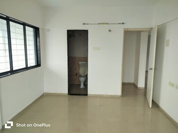 Room in 2 BHK Apartment at Mantri Lavendula, Chandani Chowk – for Rent