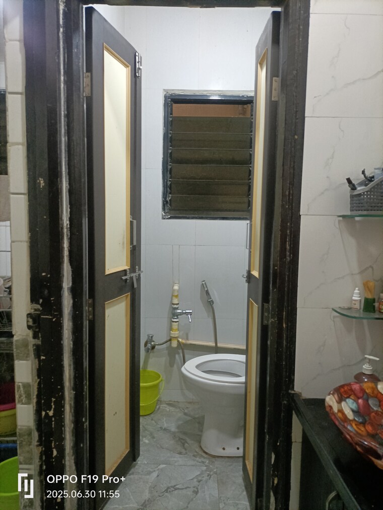 Bathroom, karve nagar 2 Bedroom 913 Sq.Ft. Apartment In Karve Nagar Pune 8898820