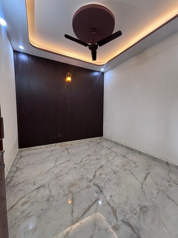 Room in 3 BHK Independent House at Banjarawala – for Sale