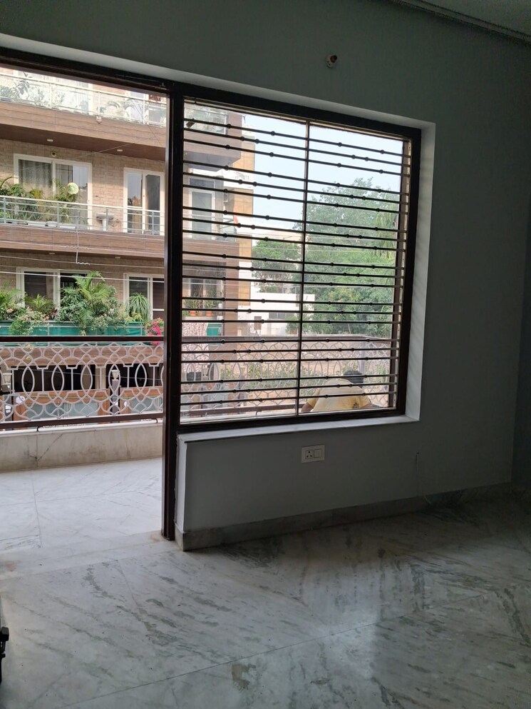 Balcony, ardee-city 3 Bedroom 1550 Sq.Ft. Builder Floor In Sector 52 Gurgaon 8898865