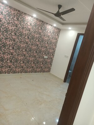 Furnished Amenities in 2 BHK Builder Floor at Tughlakabad Extension – for Sale