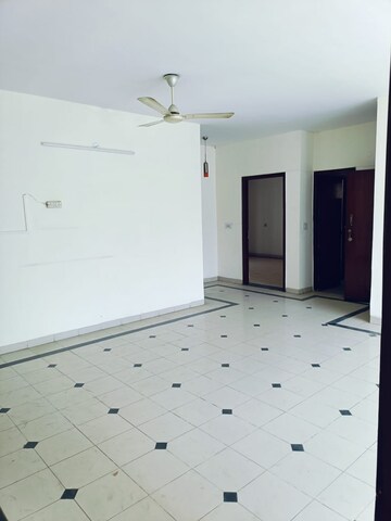 Room in 3.5 BHK Builder Floor at Ardee City, Sector 52 – for Sale